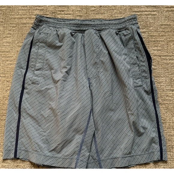 Lululemon‎ Pool Shorts 9" Lined Men's Size Medium Logo Comfy - Picture 2 of 13